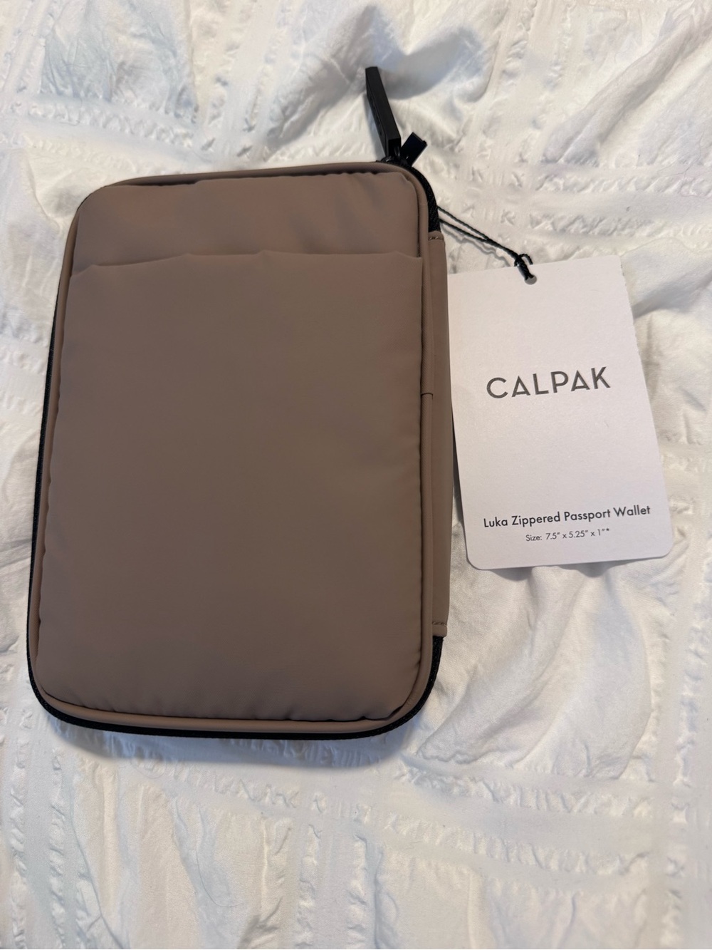 NWT Calpak Luka Zip Passport Wallet in Tan - Picture 5 of 5